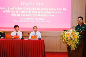 Đại biểu trình bày tham luận tại hội thảo. (Ảnh: Đức Lam)