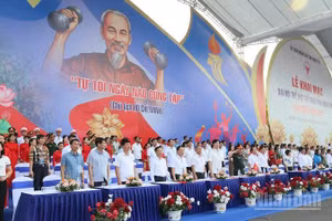 Quang cảnh lễ khai mạc.