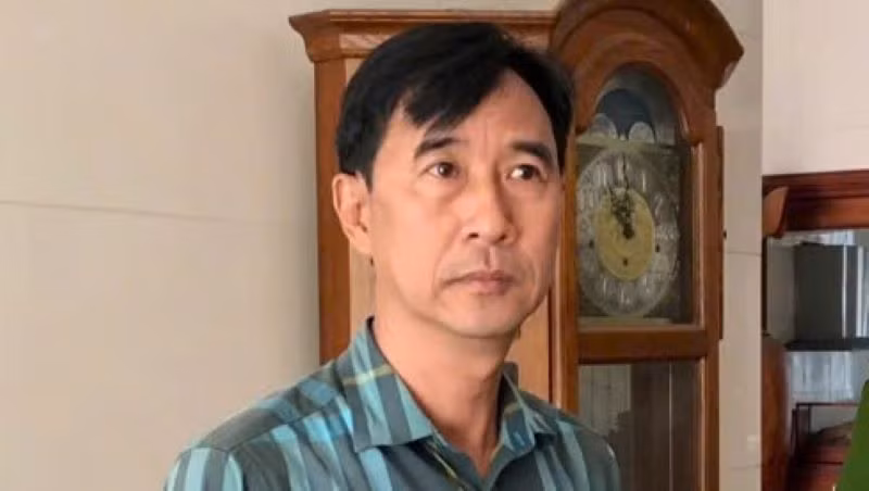 Đối tượng Hồ Văn Sốp hành nghề luật sư nhưng gian dối để lừa đảo chiếm đoạt tài sản. Đối tượng Hồ Văn Sốp hành nghề luật sư nhưng gian dối để lừa đảo chiếm đoạt tài sản.