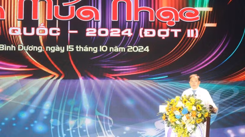 Thứ trưởng Bộ Văn hóa, Thể thao và Du lịch Tạ Quang Đông phát biểu ý kiến tại buổi lễ.