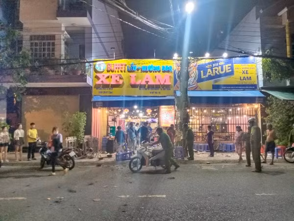 Hiện trường xảy ra vụ xô xát, nghi nổ súng.