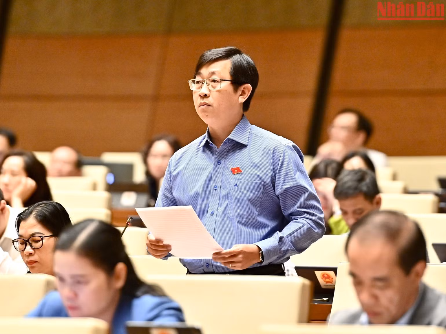 Đại biểu Nguyễn Hữu Thông (Bình Thuận). (Ảnh: ĐĂNG KHOA) Đại biểu Nguyễn Hữu Thông (Bình Thuận). (Ảnh: ĐĂNG KHOA)