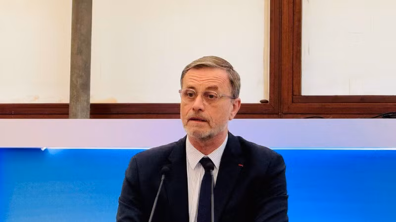 Đại sứ Pháp tại Việt Nam Olivier Brochet phát biểu tại hội thảo. (Ảnh: Kiều Giang)