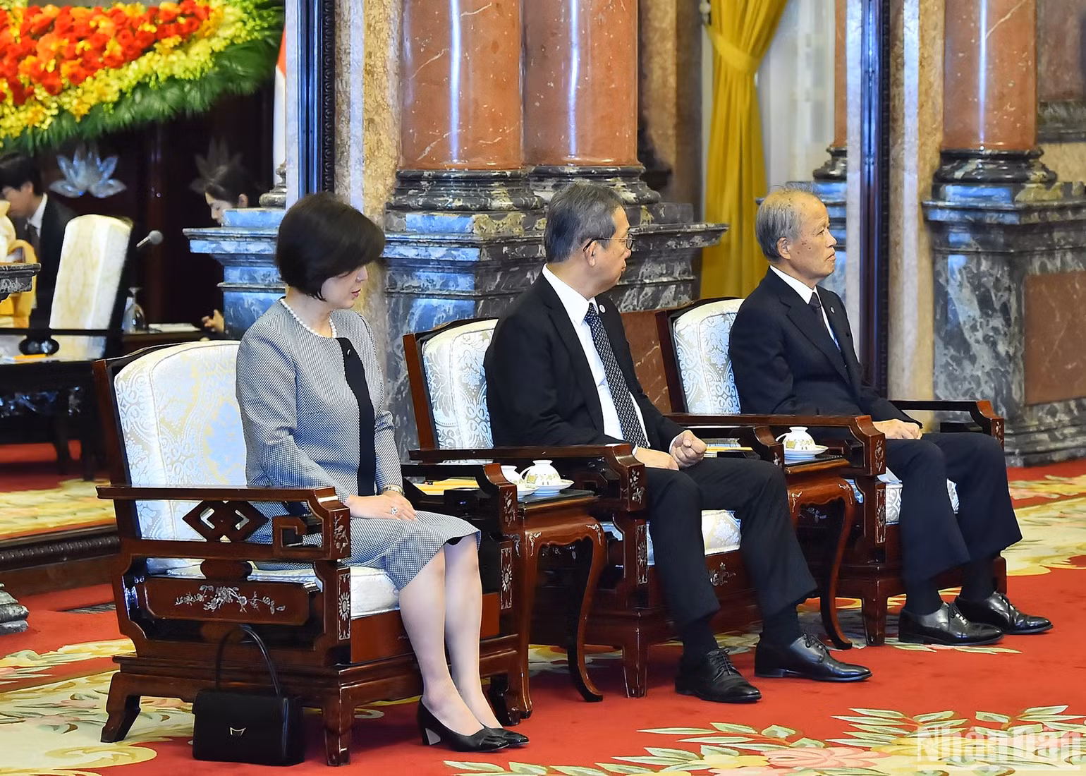 Đoàn đại biểu Hoàng gia Nhật Bản tháp tùng Hoàng Thái tử Nhật Bản Akishino và Công nương Kiko tham dự buổi tiếp. Đoàn đại biểu Hoàng gia Nhật Bản tháp tùng Hoàng Thái tử Nhật Bản Akishino và Công nương Kiko tham dự buổi tiếp.
