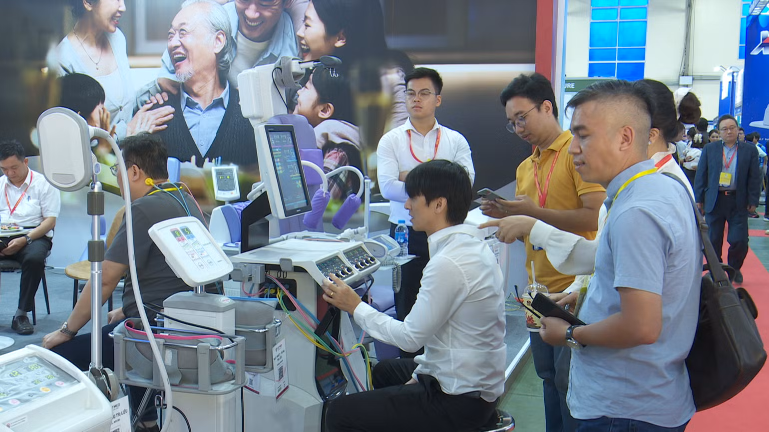 Kết hợp giữa công nghệ số và trí tuệ nhân tạo (AI) giúp nâng cao hiệu quả chẩn đoán, điều trị.