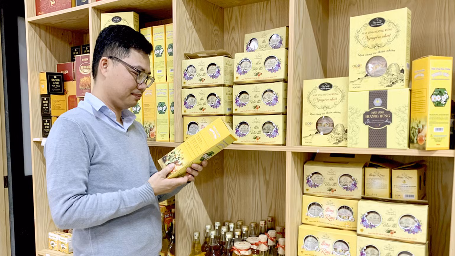 Mật ong Phong Thổ là sản phẩm nổi tiếng về chất lượng cao.