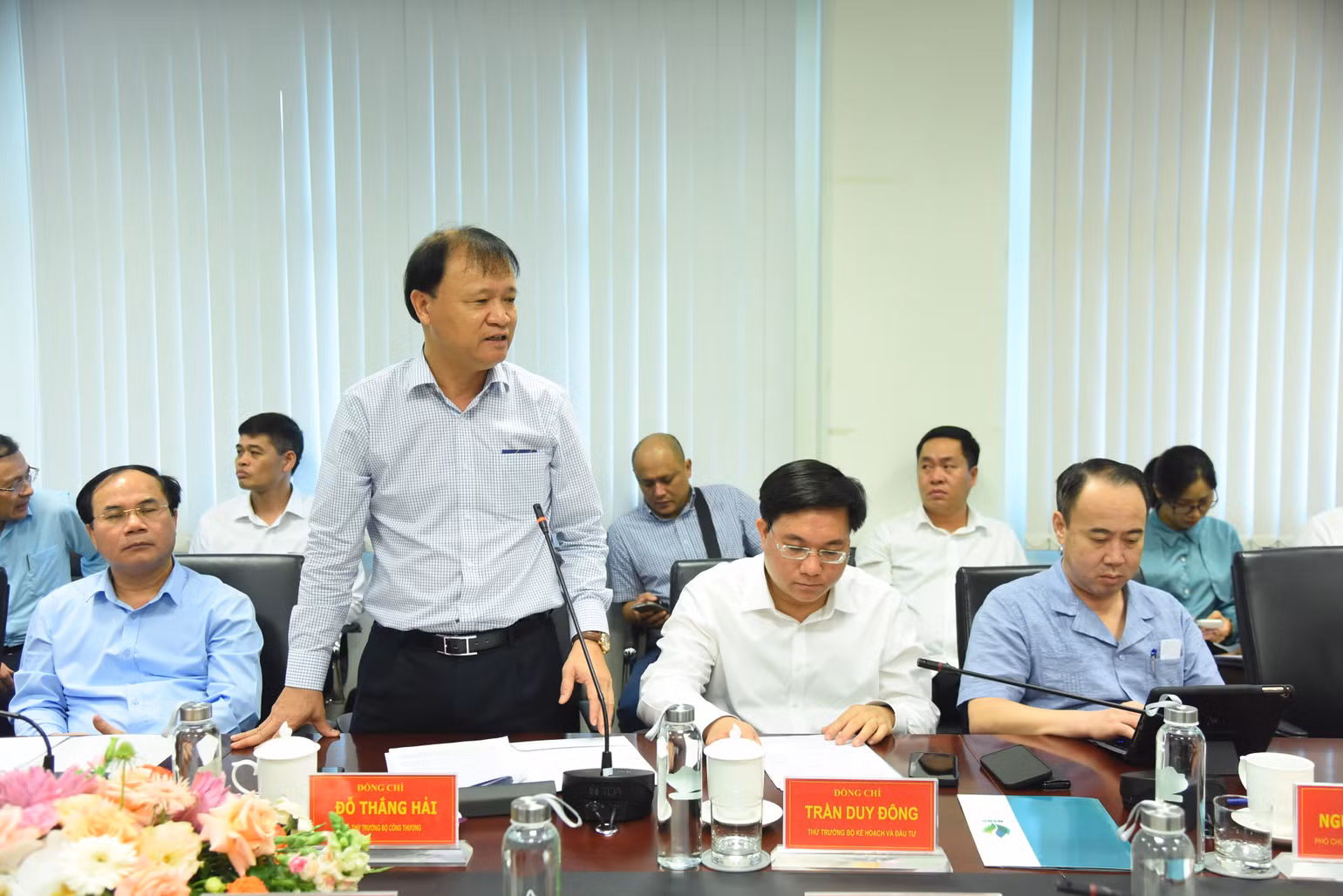 Đại diện lãnh đạo Bộ Công thương phát biểu.