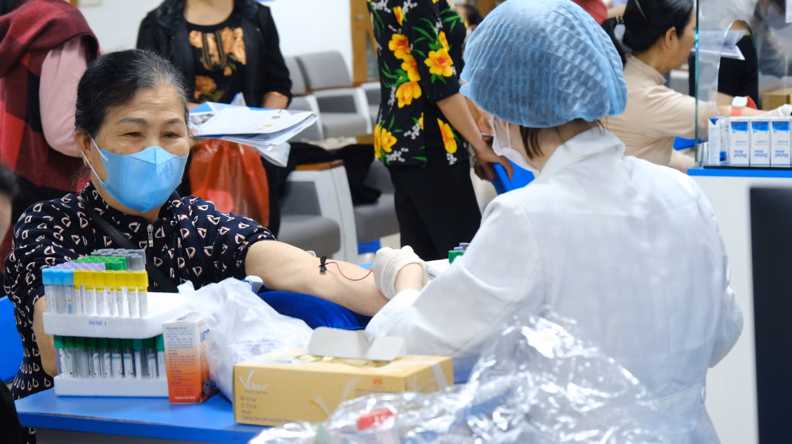 Các dịch vụ y tế bao gồm kiểm tra tổng quát, xét nghiệm máu, siêu âm, đo huyết áp, kiểm tra tim mạch và tầm soát các vấn đề sức khỏe khác. Các dịch vụ y tế bao gồm kiểm tra tổng quát, xét nghiệm máu, siêu âm, đo huyết áp, kiểm tra tim mạch và tầm soát các vấn đề sức khỏe khác.