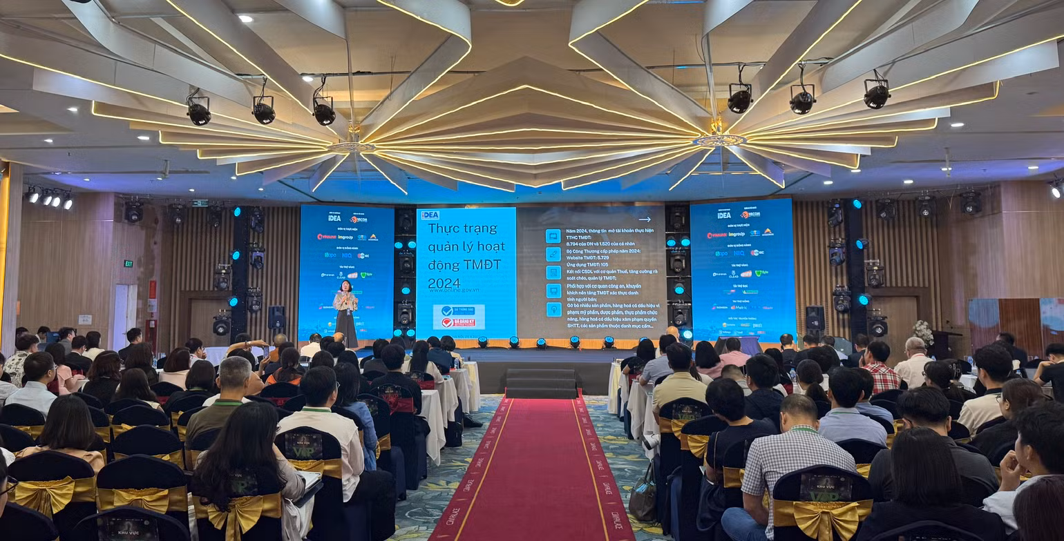 Diễn đàn Toàn cảnh Thương mại điện tử Việt Nam 2025 (VOBF 2025) với chủ đề “Chiến thắng trong kỷ nguyên AI”. Diễn đàn Toàn cảnh Thương mại điện tử Việt Nam 2025 (VOBF 2025) với chủ đề “Chiến thắng trong kỷ nguyên AI”.