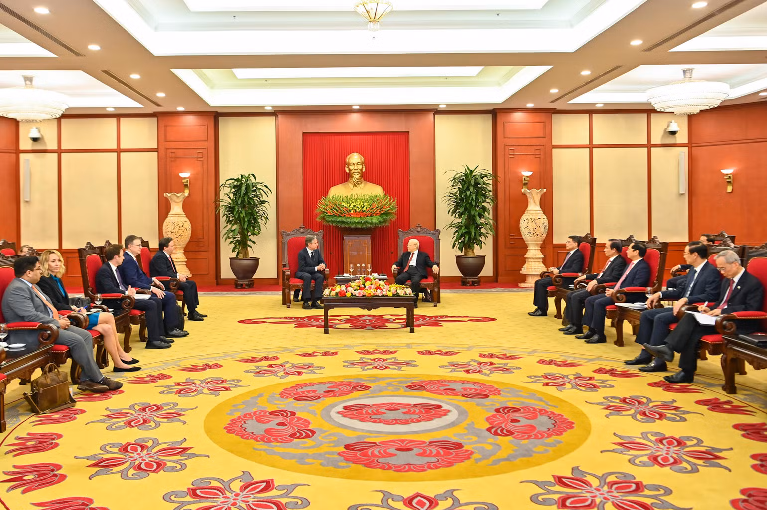 Quang cảnh buổi tiếp tại Trụ sở Trung ương Đảng. Quang cảnh buổi tiếp tại Trụ sở Trung ương Đảng.