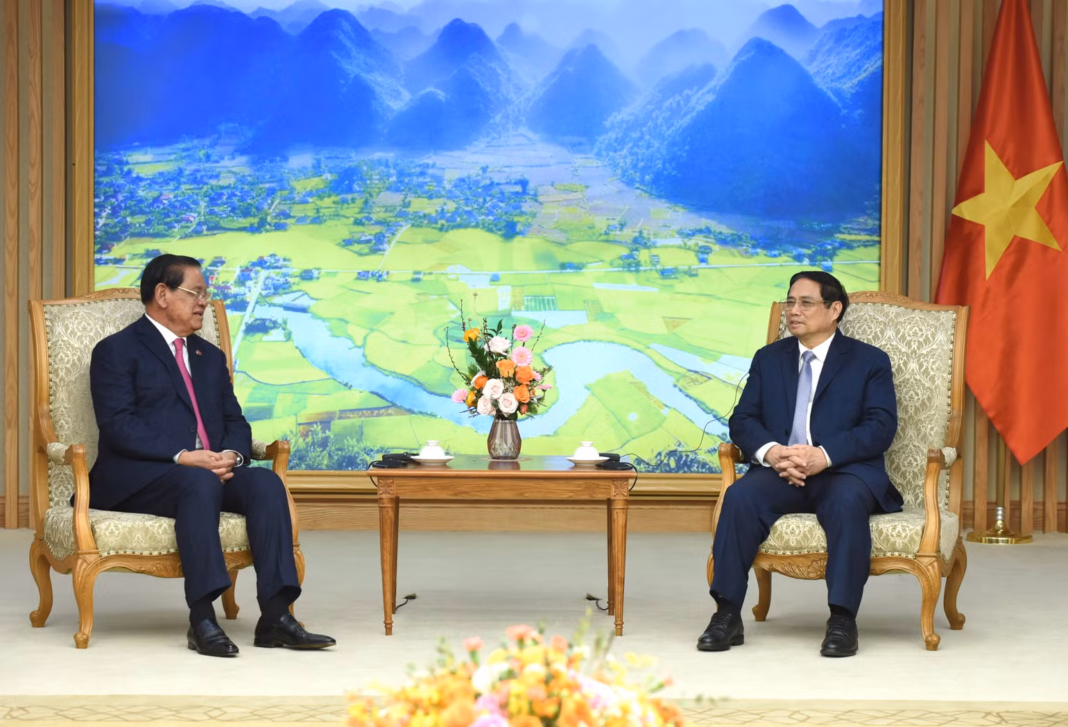 Quang cảnh buổi tiếp. Quang cảnh buổi tiếp.