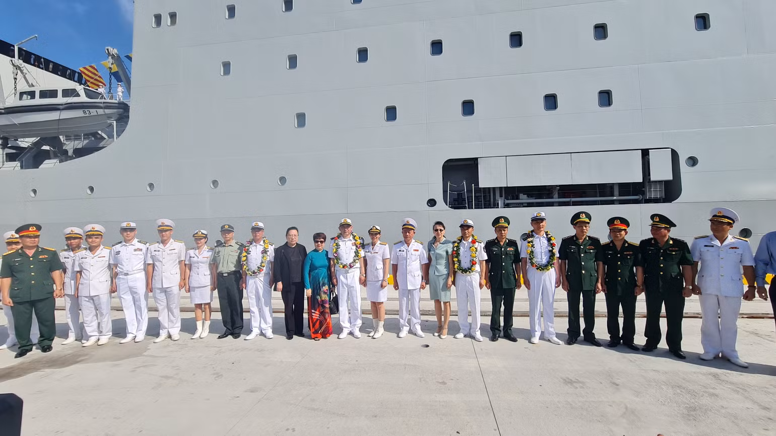 Chuyến thăm góp phần tăng cường sự hiểu biết, tin cậy lẫn nhau. Chuyến thăm góp phần tăng cường sự hiểu biết, tin cậy lẫn nhau.