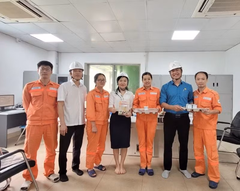 “Bữa cơm Công đoàn” do Công đoàn Công ty CP Nhiệt điện Hải Phòng tổ chức. “Bữa cơm Công đoàn” do Công đoàn Công ty CP Nhiệt điện Hải Phòng tổ chức.