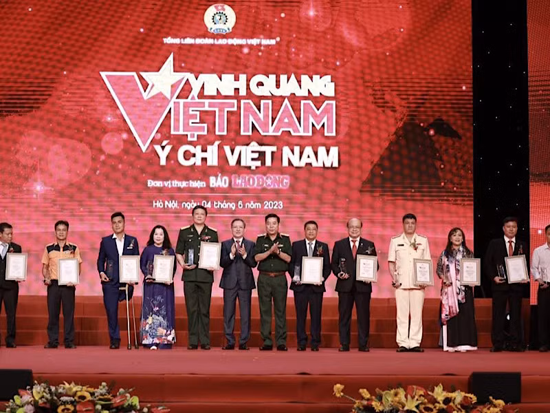 Các cá nhân xuất sắc được vinh danh trong chương trình.
