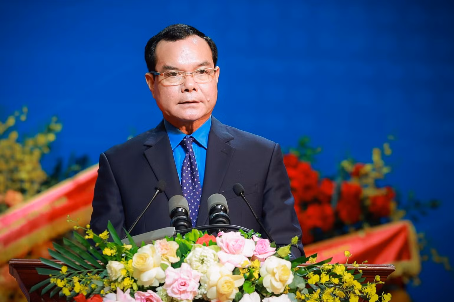Chủ tịch Tổng Liên đoàn Lao động Việt Nam Nguyễn Đình Khang phát biểu tại lễ kỷ niệm. Chủ tịch Tổng Liên đoàn Lao động Việt Nam Nguyễn Đình Khang phát biểu tại lễ kỷ niệm.