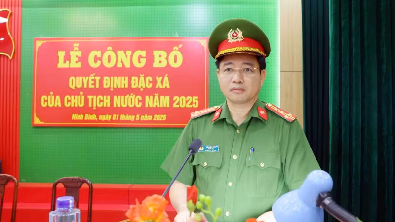 Đại tá Vũ Hào Hiệp, Giám thị Trại giam Ninh Khánh Công bố Quyết định đặc xá năm 2025 của Chủ tịch nước.