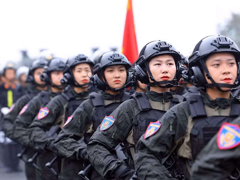 Các nữ chiến sĩ phát huy rất cao tinh thần trách nhiệm để hoàn thành nhiệm vụ được giao.