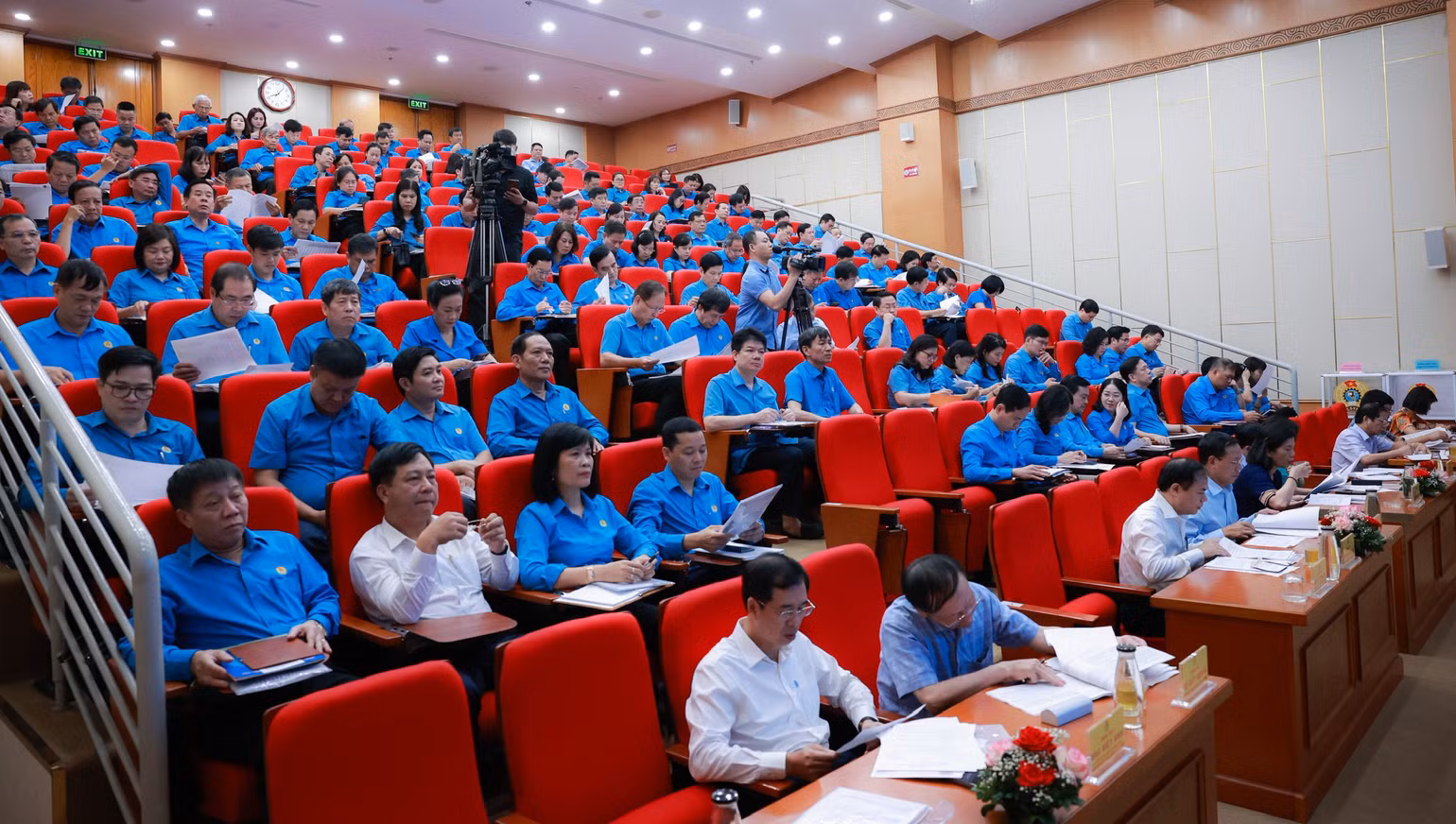 Các đại biểu dự hội nghị. Các đại biểu dự hội nghị.