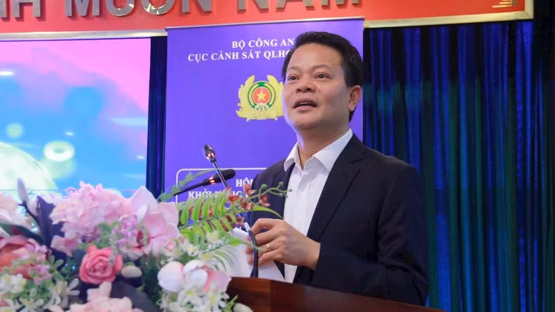 Đại tá Vũ Văn Tấn, Cục trưởng Cục Cảnh sát Quản lý hành chính về trật tự xã hội phát biểu tại hội thảo.