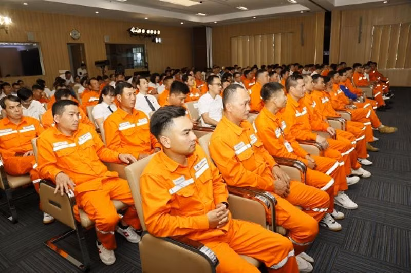 Người lao động tiêu biểu ngành Điện năm 2024. Người lao động tiêu biểu ngành Điện năm 2024.