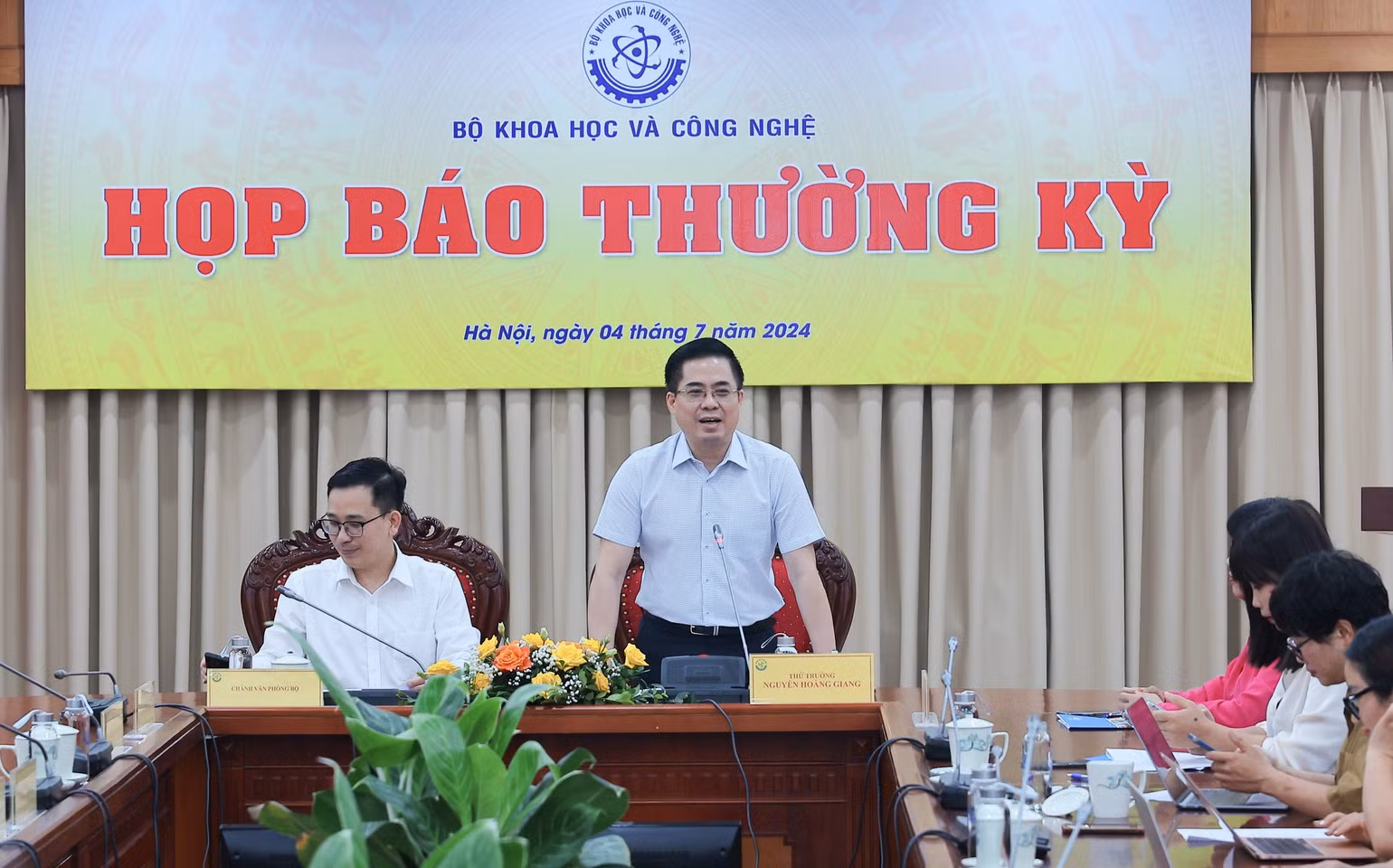 Thứ trưởng Nguyễn Hoàng Giang phát biểu tại hội nghị.