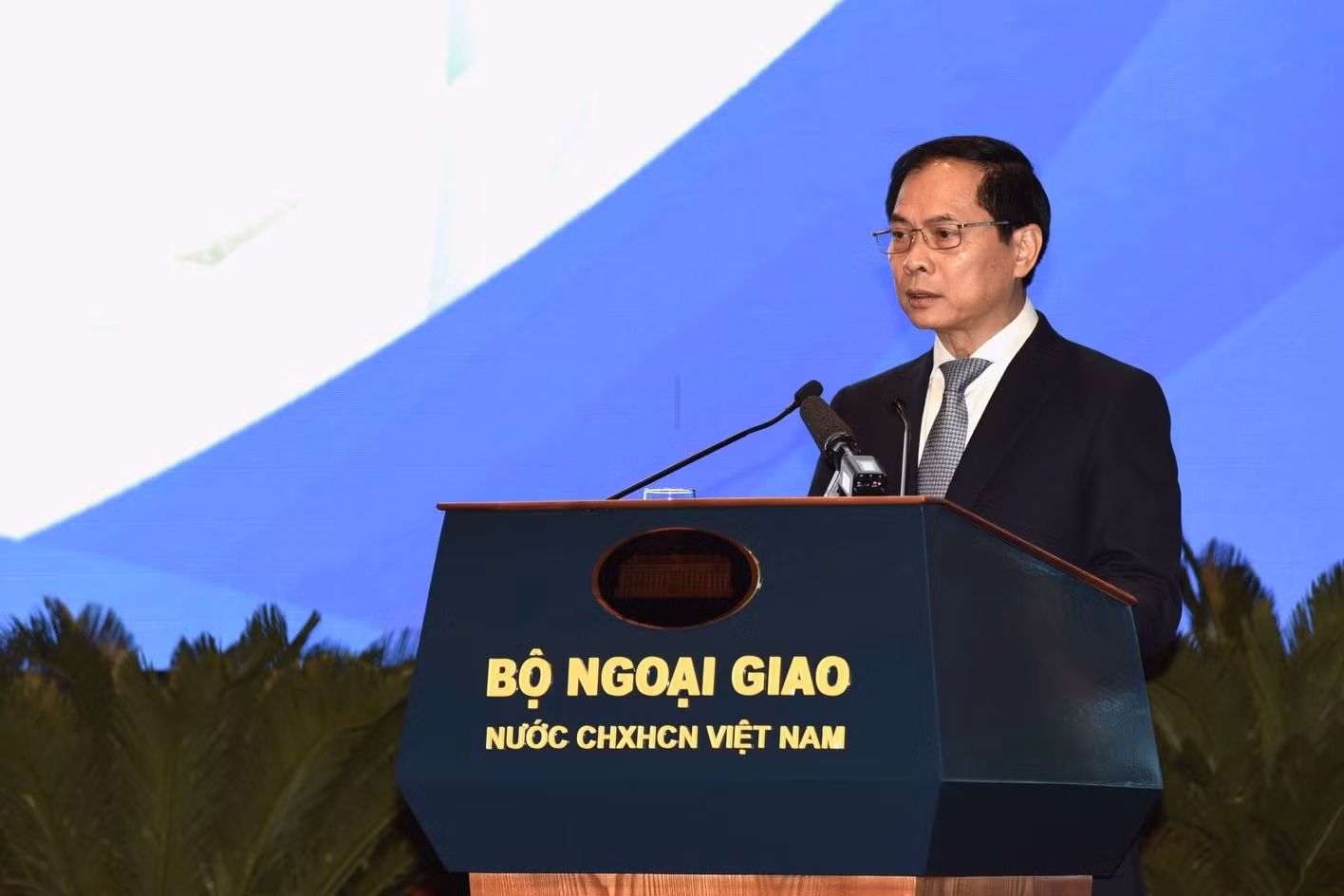 Bộ trưởng Ngoại giao Bùi Thanh Sơn phát biểu khai mạc. Bộ trưởng Ngoại giao Bùi Thanh Sơn phát biểu khai mạc.