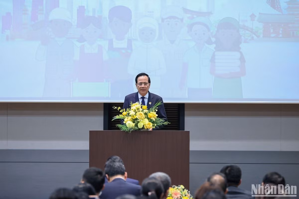 Bộ trưởng Lao động-Thương binh và Xã hội Đào Ngọc Dung phát biểu tại Diễn đàn. Bộ trưởng Lao động-Thương binh và Xã hội Đào Ngọc Dung phát biểu tại Diễn đàn.