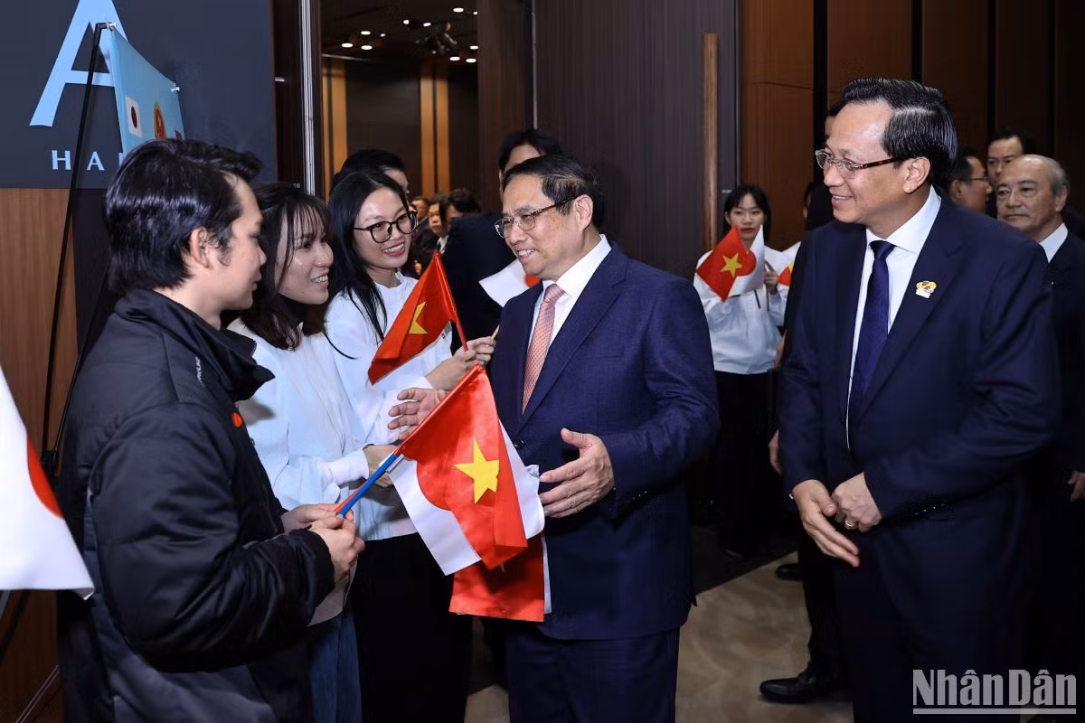 Thủ tướng Phạm Minh Chính thăm hỏi các lao động Việt Nam ở Nhật Bản. Thủ tướng Phạm Minh Chính thăm hỏi các lao động Việt Nam ở Nhật Bản.