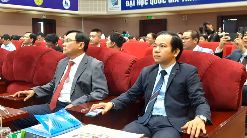 Các đại biểu tham dự hội nghị