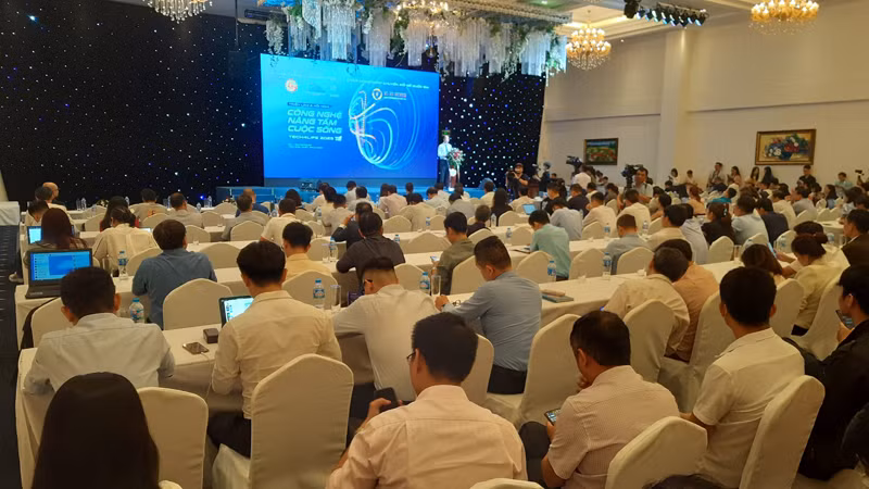 Quang cảnh hội thảo công nghệ số và dữ liệu số - công cụ đột phá kinh tế số Thành phố Hồ Chí Minh.