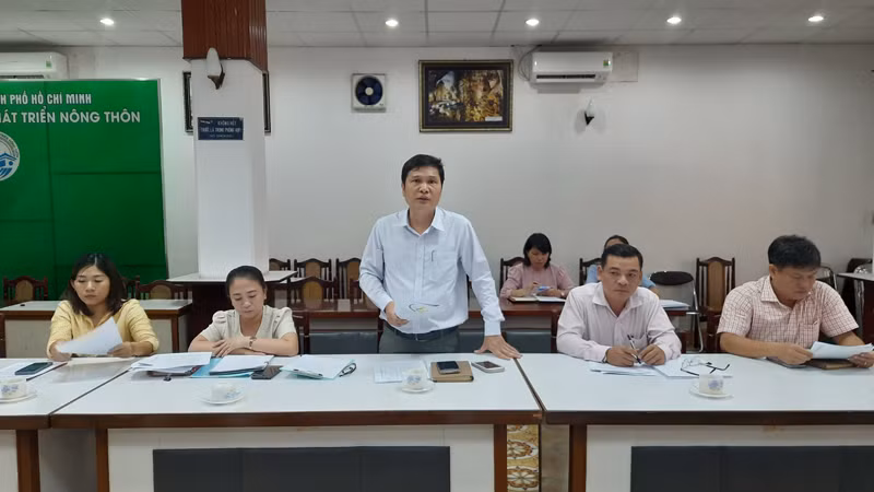 Ban tổ chức phát biểu tại buổi công bố giải thưởng “Thương hiệu Vàng nông nghiệp Thành phố Hồ Chí Minh”.