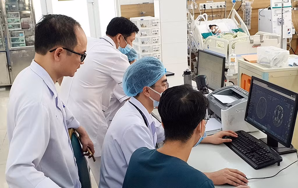 Hội chẩn về nguy cơ tổn thương não của bệnh nhân. Hội chẩn về nguy cơ tổn thương não của bệnh nhân.