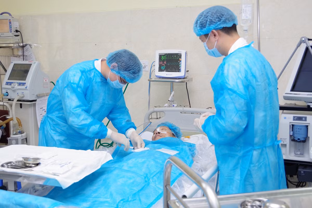 Chăm sóc cho người bệnh Covid-19 khi đại dịch đang diễn ra căng thẳng.