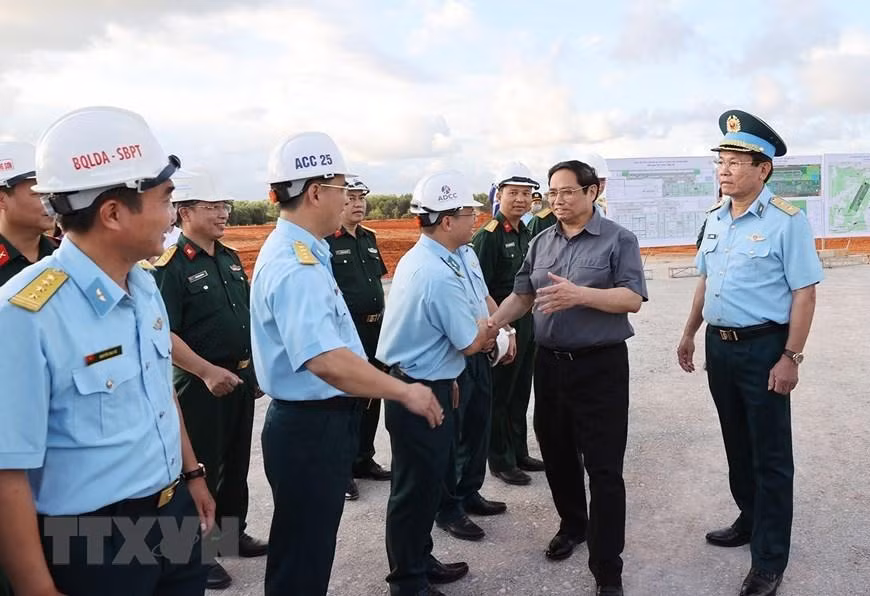 [Ảnh] Thủ tướng Phạm Minh Chính kiểm tra tiến độ xây dựng Cảng hàng không Phan Thiết ảnh 1