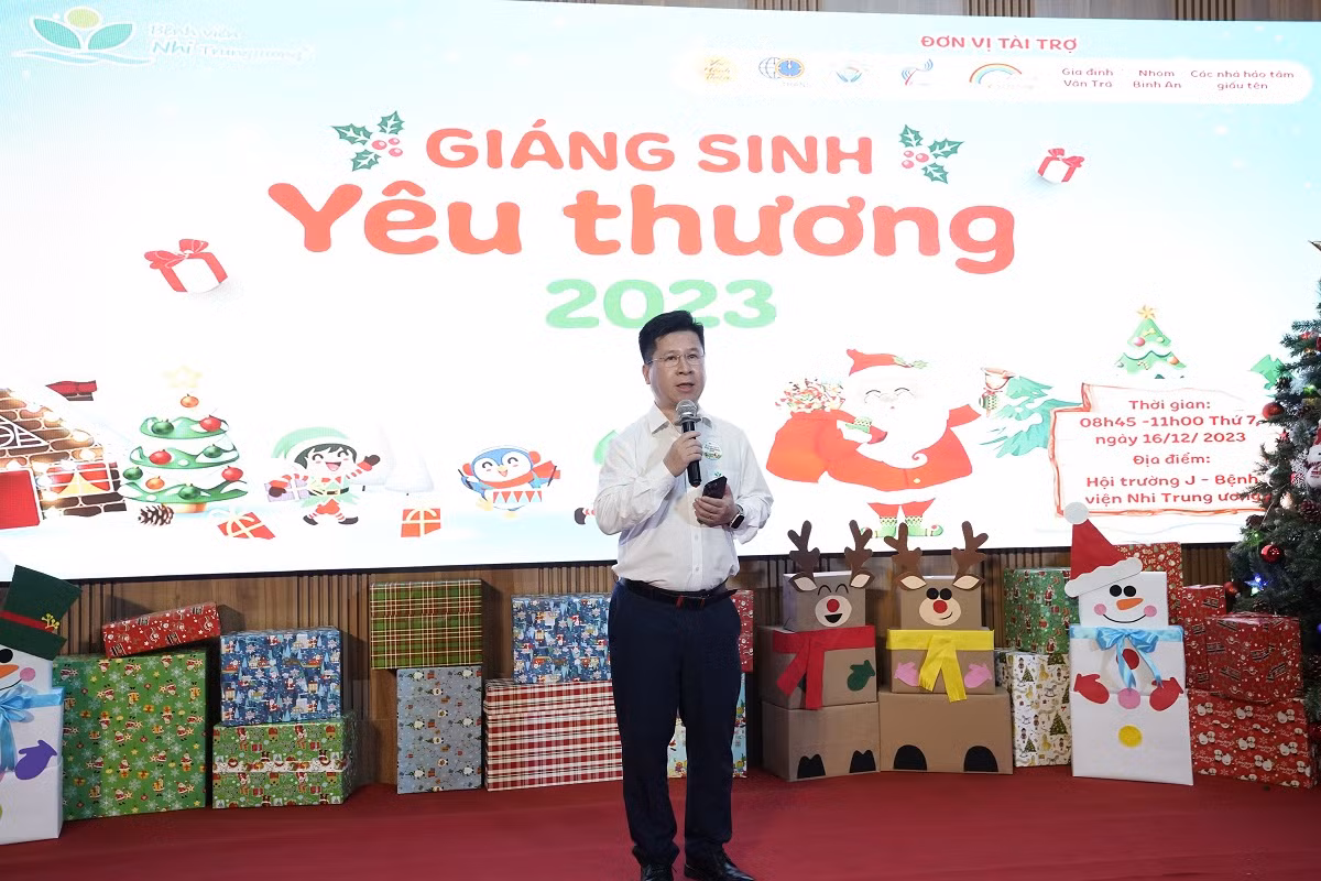 Tiến sĩ, bác sĩ Cao Việt Tùng, Phó Giám đốc Bệnh viện Nhi Trung ương chia sẻ tại chương trình. Tiến sĩ, bác sĩ Cao Việt Tùng, Phó Giám đốc Bệnh viện Nhi Trung ương chia sẻ tại chương trình.