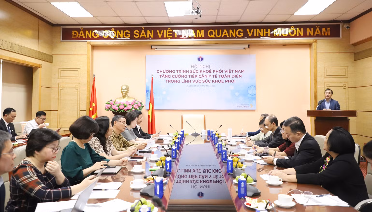 Hội nghị Chương trình tiếp cận sức khỏe phổi Việt Nam có sự tham gia của nhiều chuyên gia đầu ngành trong lĩnh vực phổi.