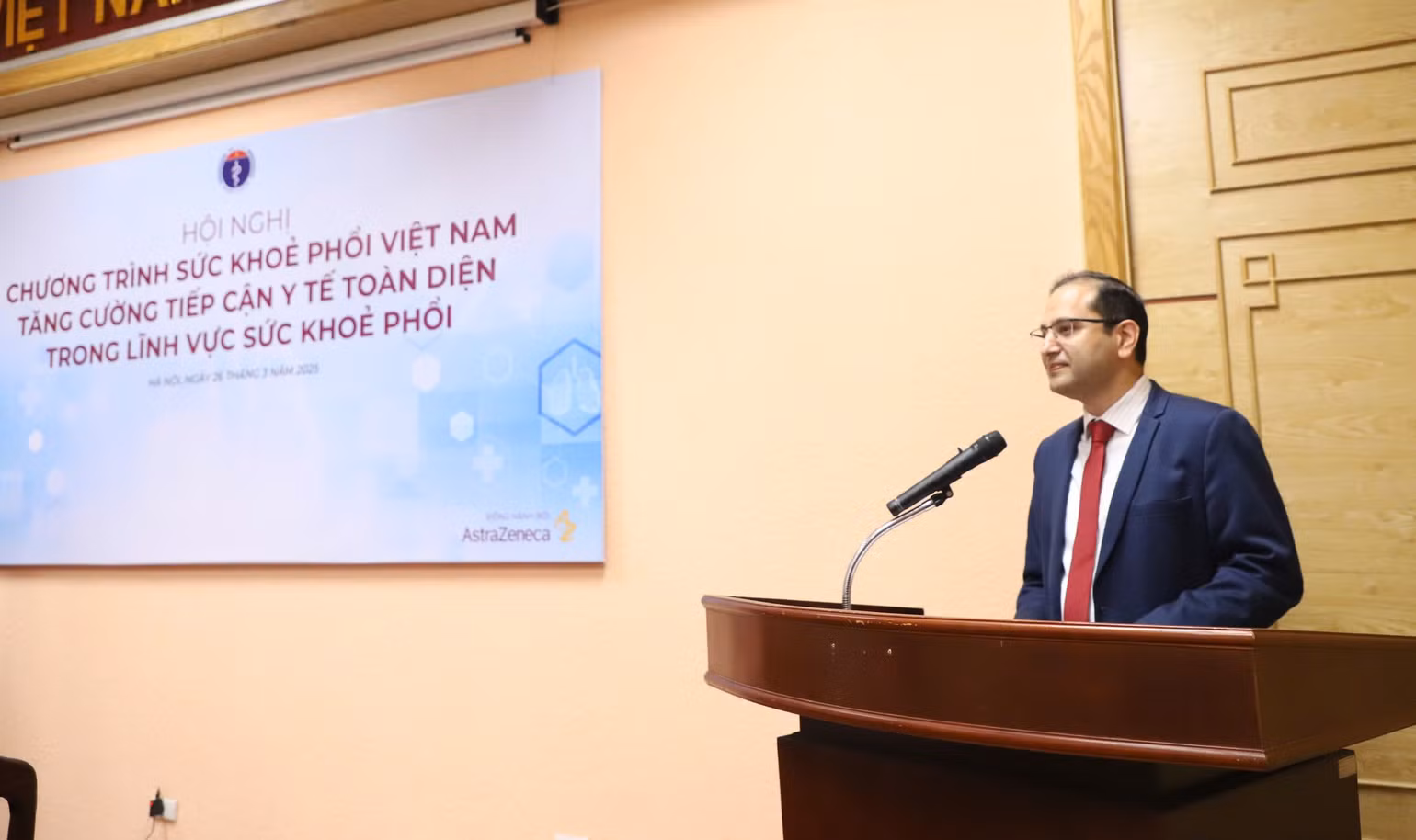 Ông Atul Tandon, Tổng Giám đốc AstraZeneca Việt Nam phát biểu.