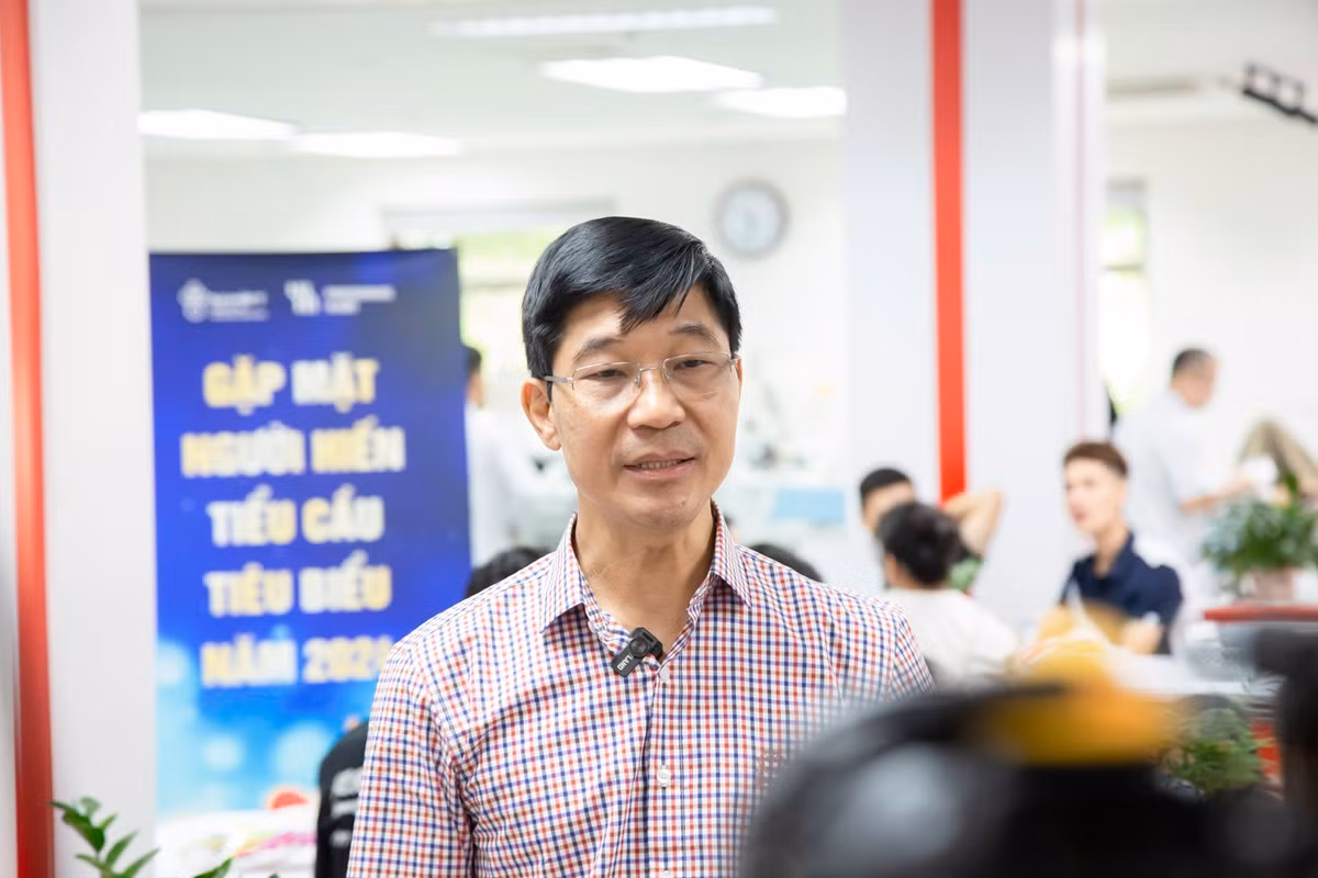 Tiến sĩ Trần Ngọc Quế, Giám đốc Trung tâm Máu quốc gia, Viện Huyết học-Truyền máu Trung ương. Tiến sĩ Trần Ngọc Quế, Giám đốc Trung tâm Máu quốc gia, Viện Huyết học-Truyền máu Trung ương.