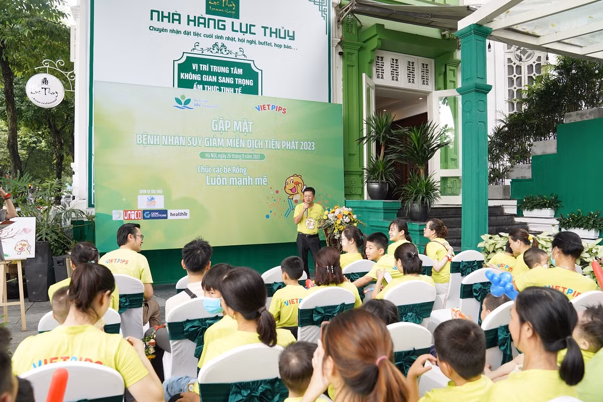 Phó Giáo sư, Tiến sĩ Phạm Duy Hiền, Phó Giám đốc Bệnh viện Nhi Trung ương chia sẻ thông tin tại chương trình.