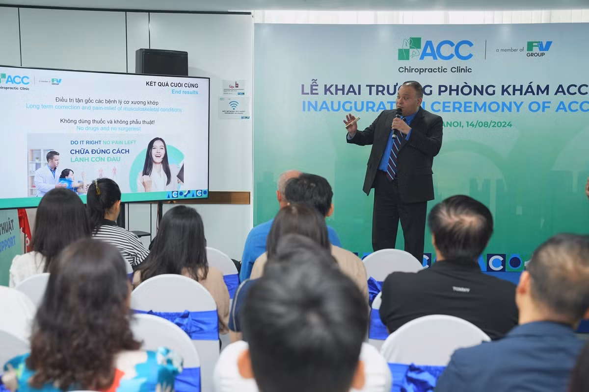 Bác sĩ Rabie Sleiman chia sẻ về phương pháp trị liệu. Bác sĩ Rabie Sleiman chia sẻ về phương pháp trị liệu.