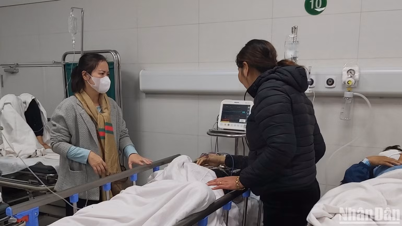 Các ca chấn thương nằm cấp cứu tại Bệnh viện Hữu nghị Việt Đức. Các ca chấn thương nằm cấp cứu tại Bệnh viện Hữu nghị Việt Đức.