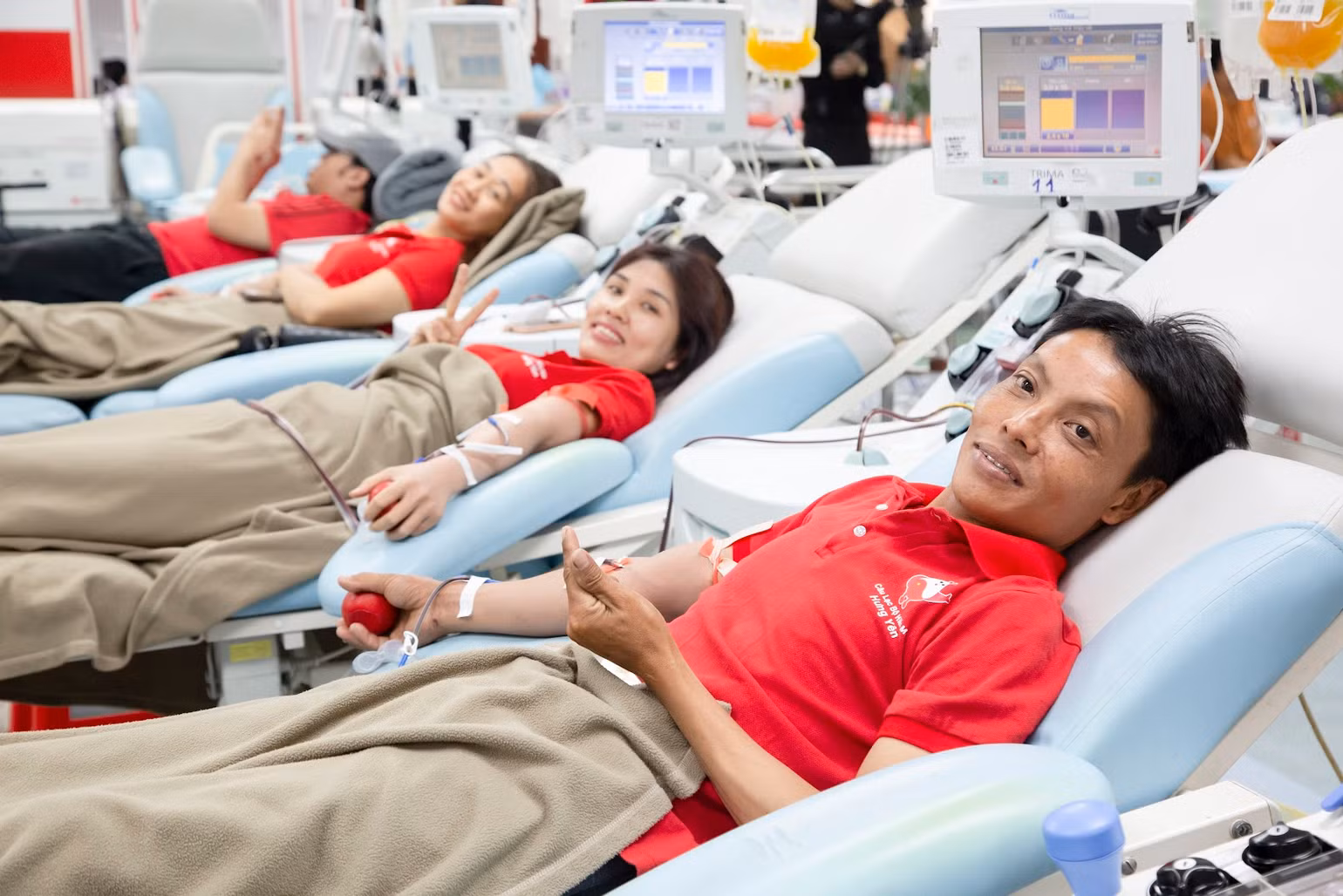 Nhiều người hiến tiểu cầu sáng 26/10. Nhiều người hiến tiểu cầu sáng 26/10.