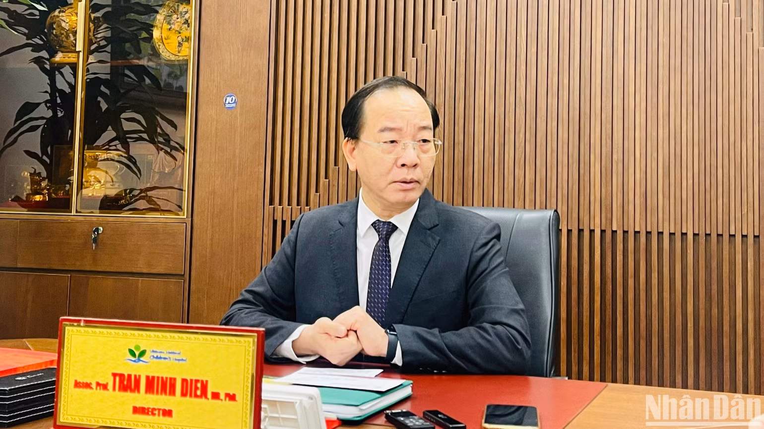 Phó Giáo sư, Tiến sĩ Trần Minh Điển, Giám đốc Bệnh viện Nhi Trung ương. Phó Giáo sư, Tiến sĩ Trần Minh Điển, Giám đốc Bệnh viện Nhi Trung ương.