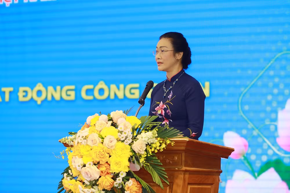 Chủ tịch Công đoàn Y tế Việt Nam Phạm Thanh Bình. Chủ tịch Công đoàn Y tế Việt Nam Phạm Thanh Bình.