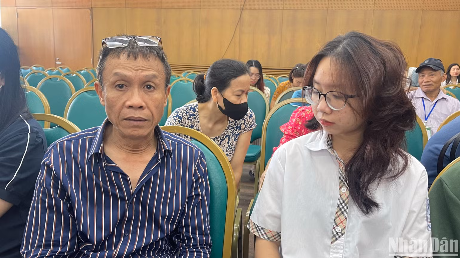 Hai bố con anh Vũ Chí Dũng an toàn sau vụ cháy, bình phục sức khỏe.