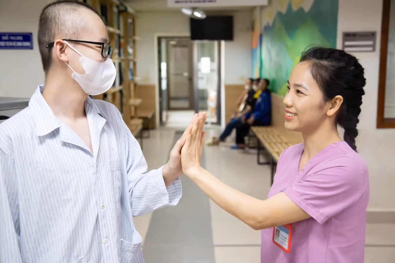 Điều dưỡng Vũ Thị Thành Tâm, Khoa Điều trị hóa chất. Điều dưỡng Vũ Thị Thành Tâm, Khoa Điều trị hóa chất.