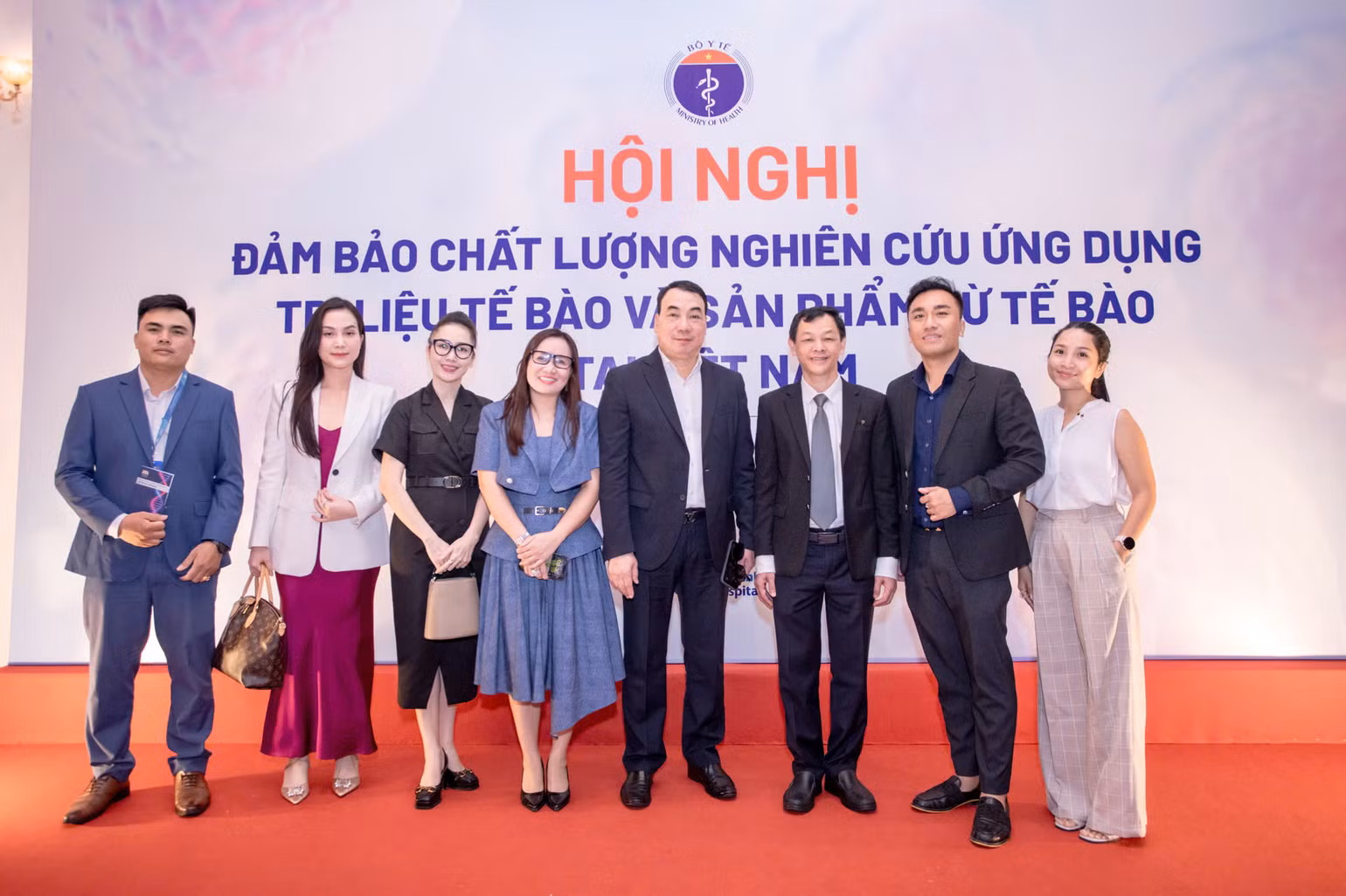 Lãnh đạo Bộ Y tế và các đại biểu tham dự hội nghị. Lãnh đạo Bộ Y tế và các đại biểu tham dự hội nghị.