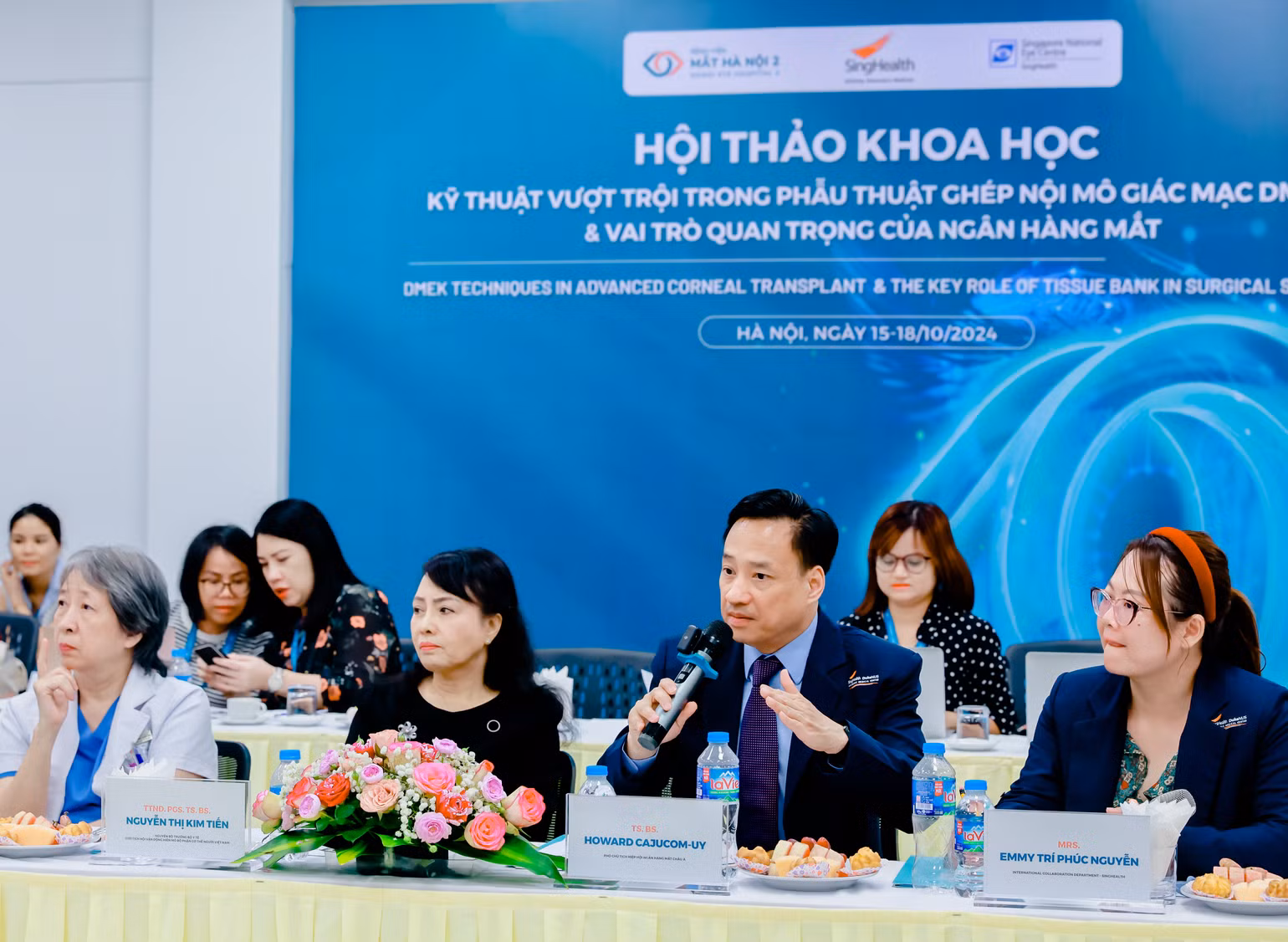 Đại diện Ngân hàng Mắt Singapore chia sẻ tại hội thảo. Đại diện Ngân hàng Mắt Singapore chia sẻ tại hội thảo.
