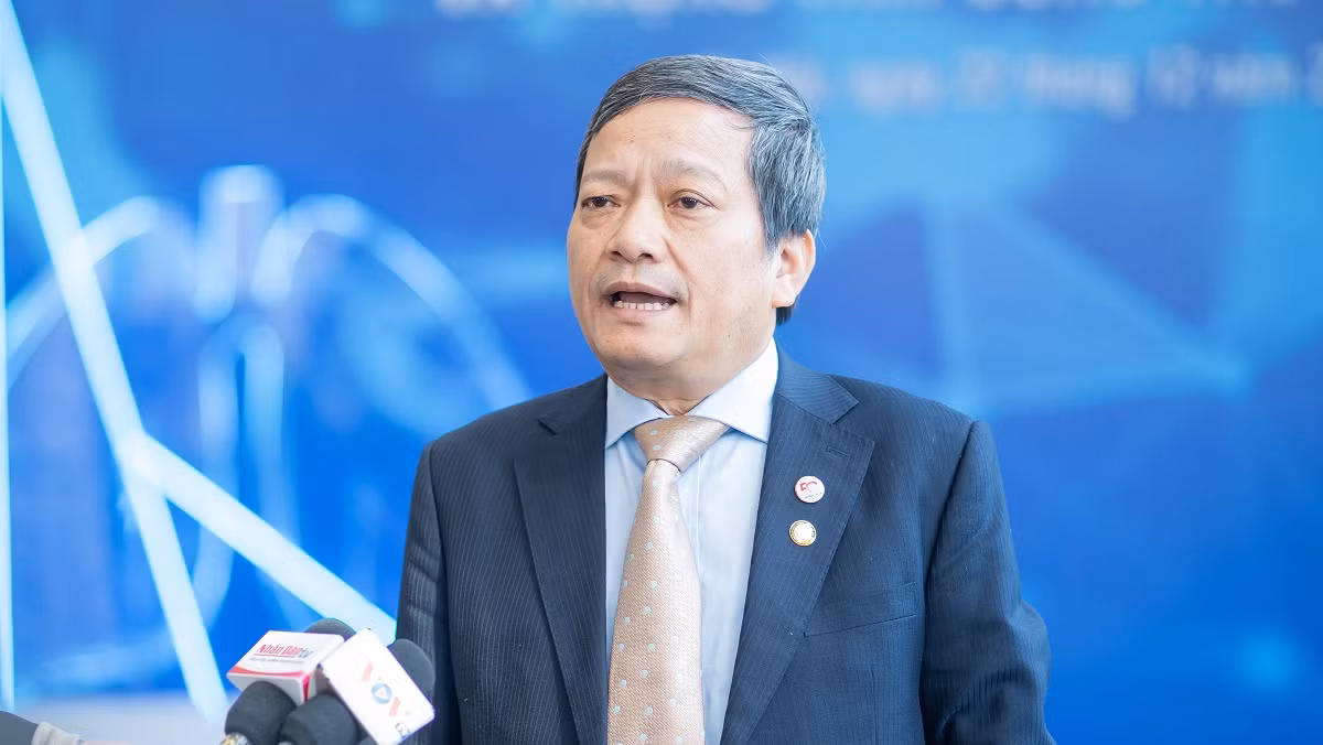 Tiến sĩ, bác sĩ cao cấp Đinh Văn Lượng, Trưởng ban Điều hành Chương trình Chống lao Quốc gia, Giám đốc Bệnh viện Phổi Trung ương. Tiến sĩ, bác sĩ cao cấp Đinh Văn Lượng, Trưởng ban Điều hành Chương trình Chống lao Quốc gia, Giám đốc Bệnh viện Phổi Trung ương.