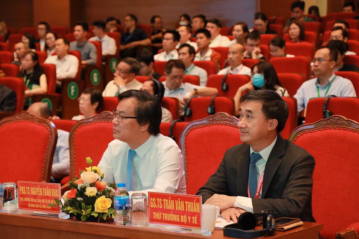 Các đại biểu tham dự hội nghị. Các đại biểu tham dự hội nghị.